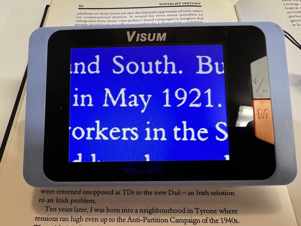 Visum Reader, Electronic Magnifier With Charging Cable