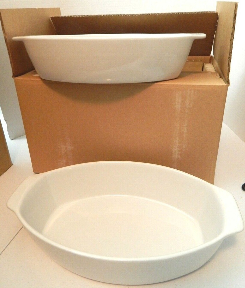 Threshold Stoneware Baking Dish 2.5 qt Oval Dishwasher/Microwave Safe