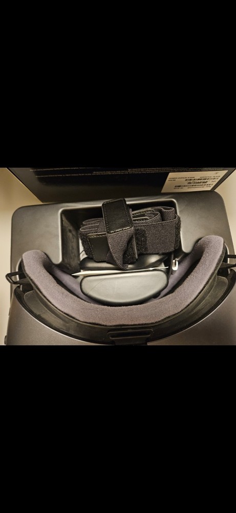 Samsung Gear VR with Controller (Check 2nd Photo for Device Compatibility)