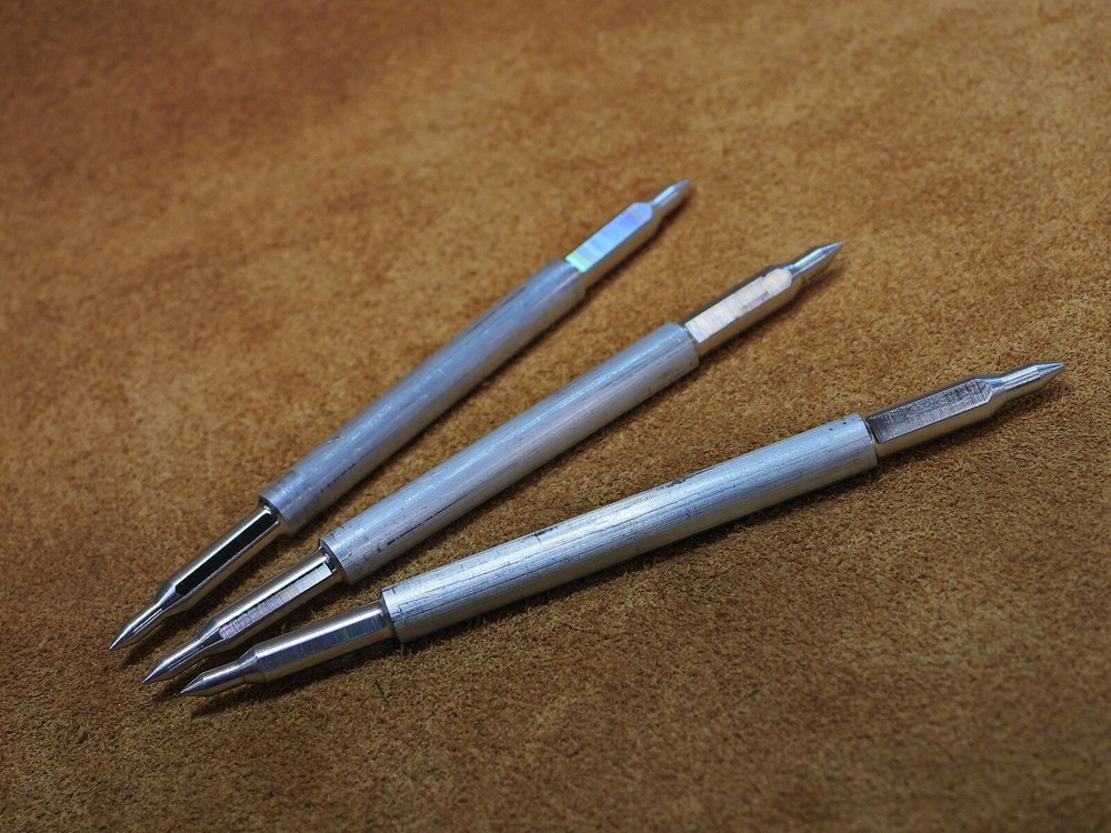 Pivot Alignment Tool for Axis lock knives - Scale Swap Cheat Code for Benchmade