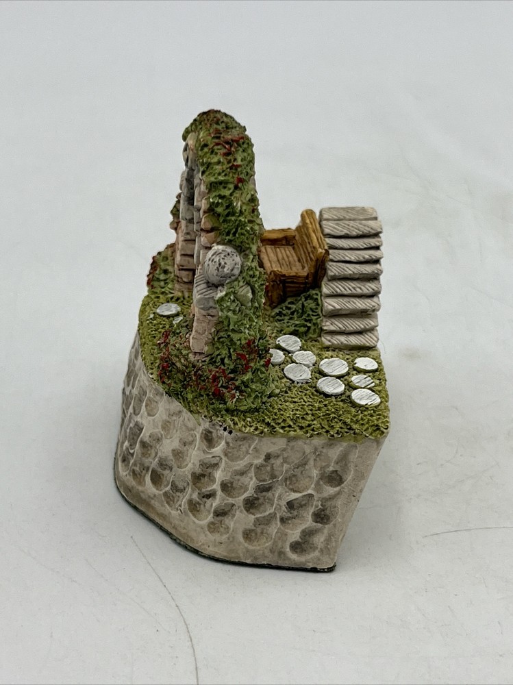 David Winter Cottage Winter Arch 1994 Studios Signed by David Winter
