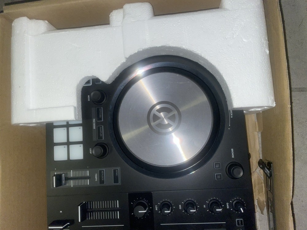 Native Instruments Kontrol S2 MK3 Double Deck Controller - 25421