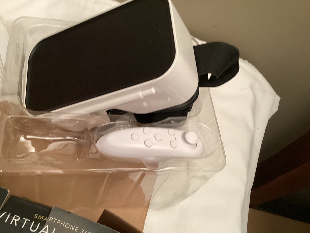 Sharper Image Virtual Reality Smartphone Headset
