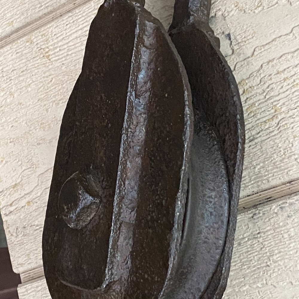 shipwreck iron pulley