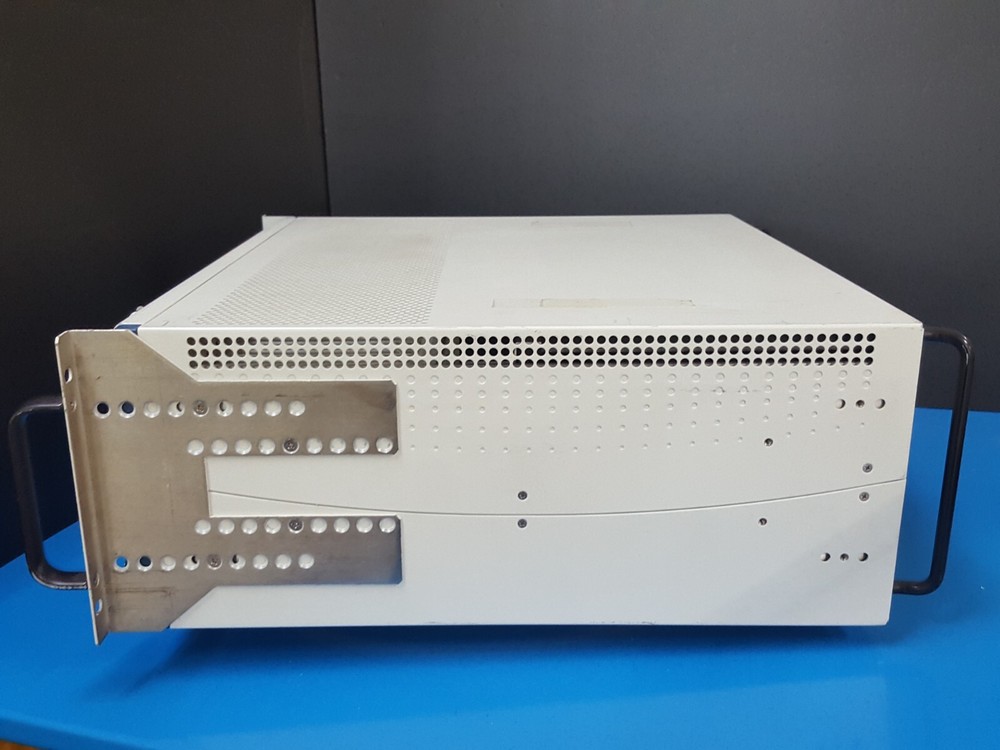 Aeroflex 82547 : PXI Mainframe 18 slots (607)