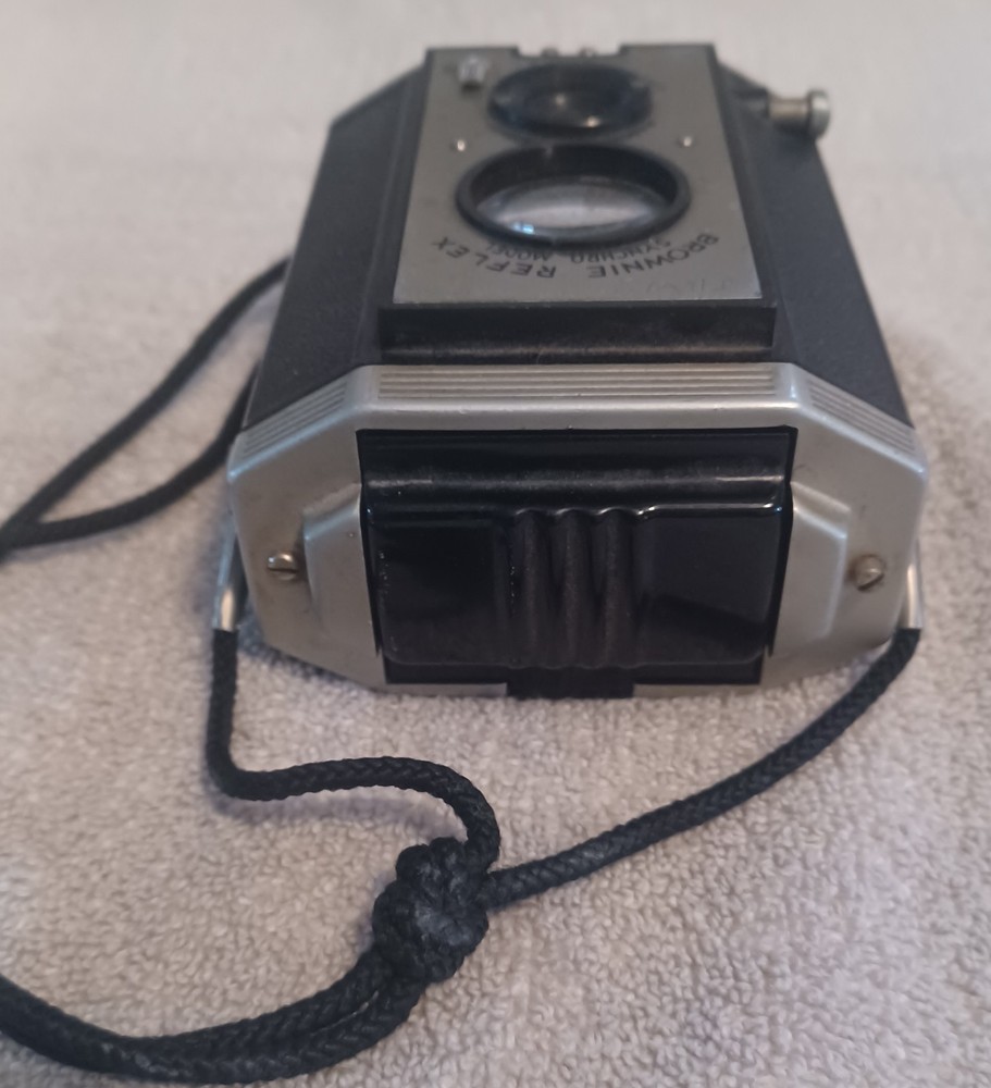 Brownie Reflex Synchro Model Made in USA Box Camera Untested
