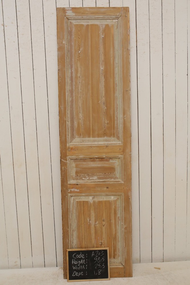 VINTAGE SINGLE DOOR A203