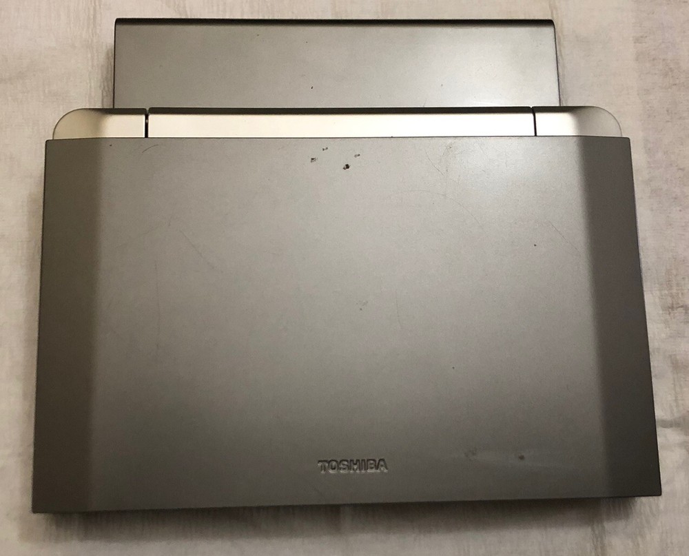 TOSHIBA PORTABLE DVD PLAYER