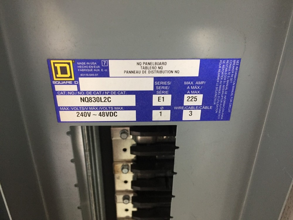 SQUARE D 225 AMP 208/120 VOLT SINGLE PHASE 30 CIRCUIT COLUMN PANEL..P-813