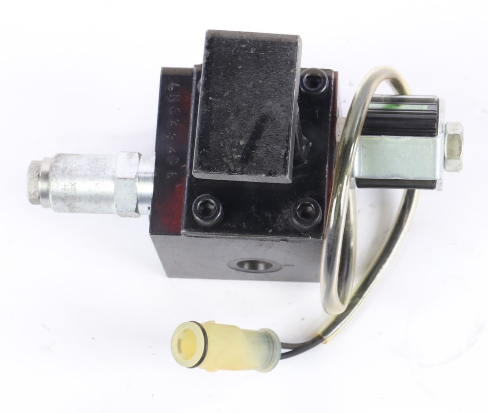 New 008001-06024 Hyundai Construction Equipment Control Valve Assembly