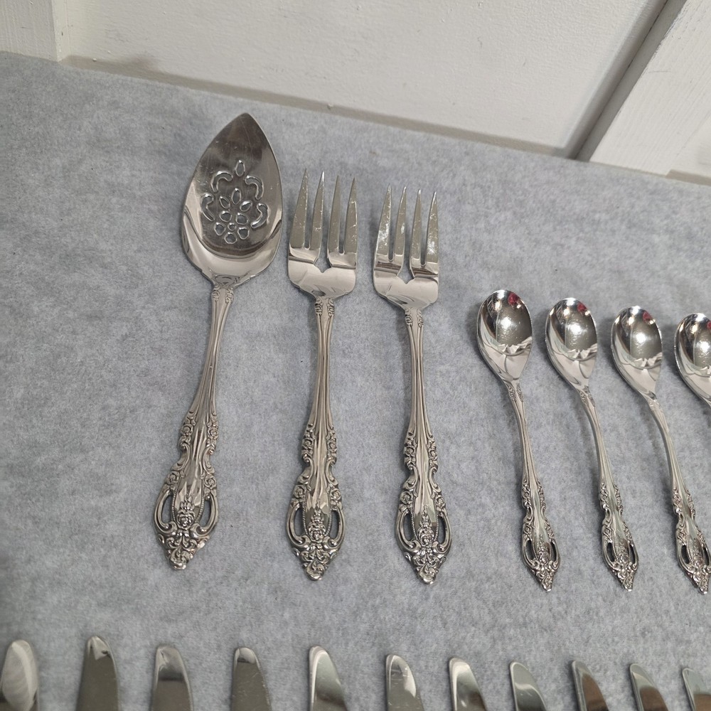 88 Pc ONEIDA Community BRAHMS Stainless Steel FLATWARE Set Serves For 12 Extras