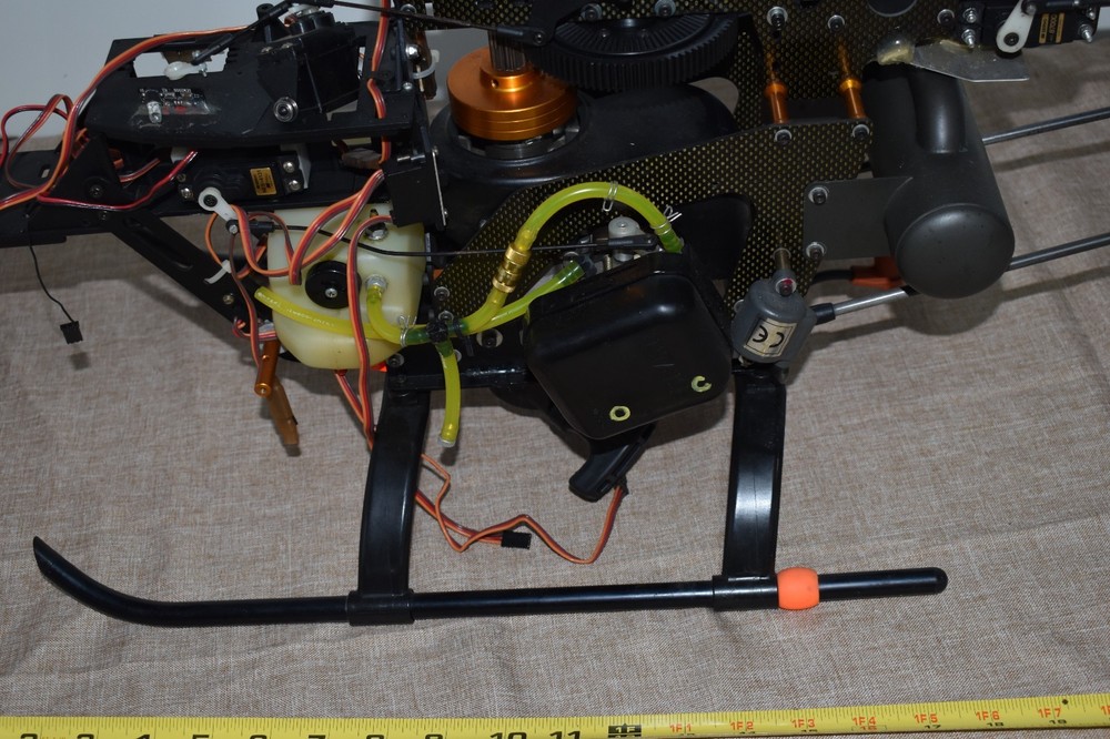 X-cell XL Carbon Gas Powered RC Helicopter pull start