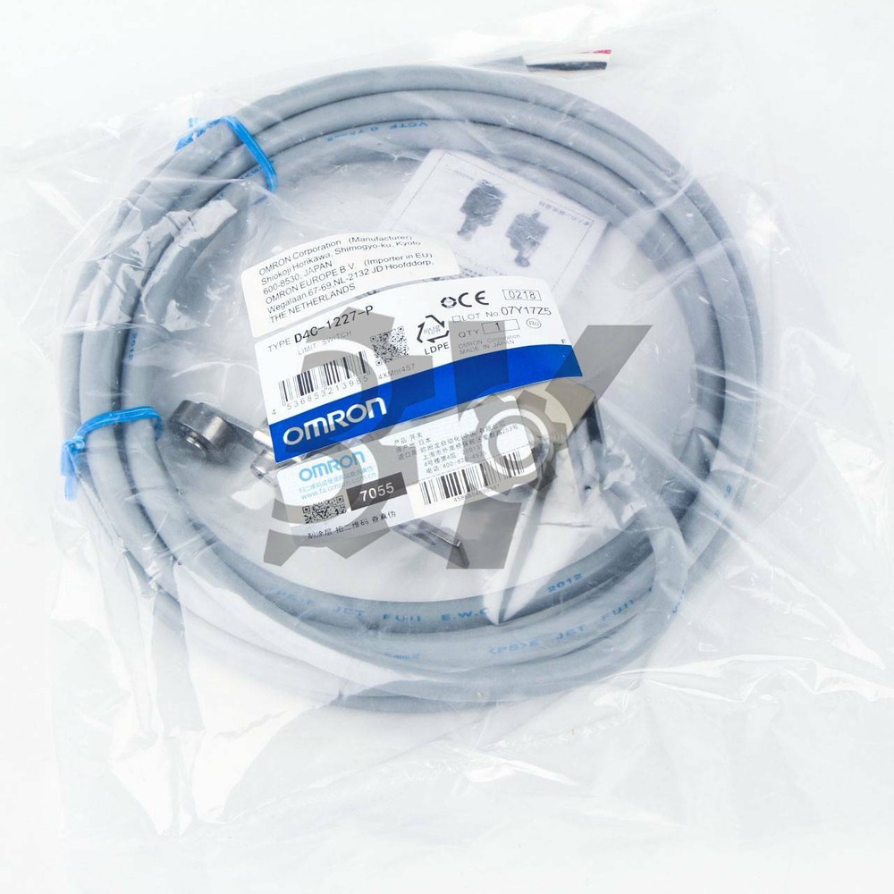 1PC New Omron Limit Switch D4C-1227-P
