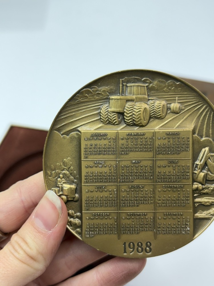 1988 John Deere Desktop Calendar Medallion
