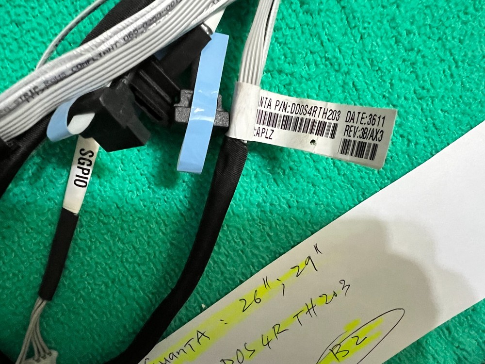 QUANTA MINI SAS CABLE DD0S4RTH203