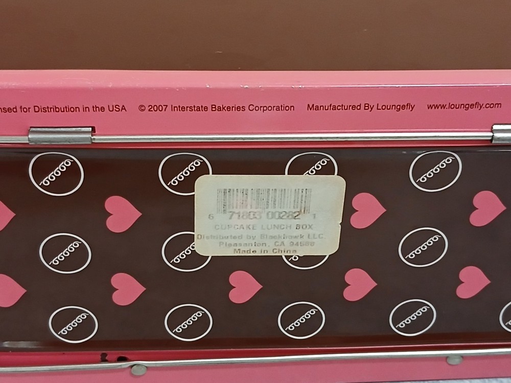 2007 Metal Hostess Cupcake Lunchbox from Loungefly-READ