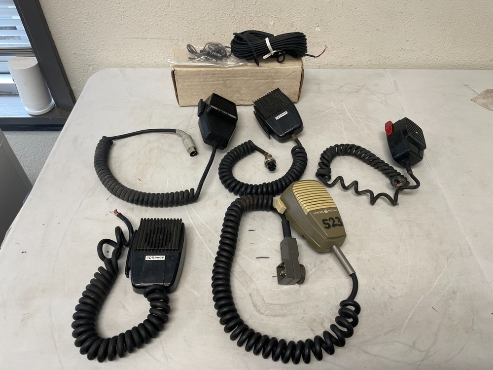 5 PIECE LOT HANDHELD MICROPHONES ~ ASSORTED MAKES