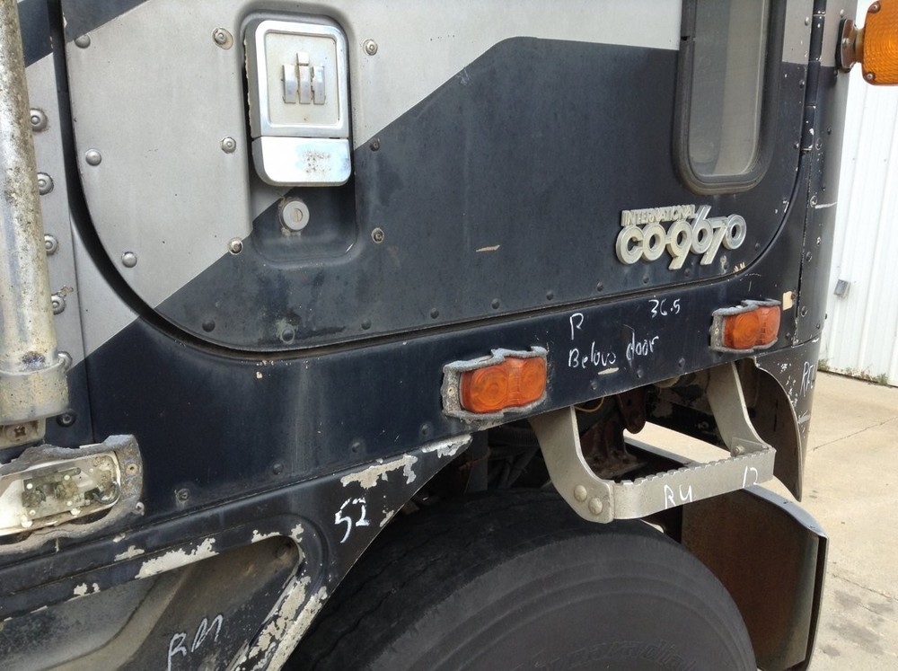 International 9670 ALUMINUM Right/Passenger CAB Panel