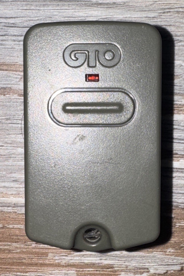 2 GTO Gate Openers, Mighty Mule Entry Transmitter Remote