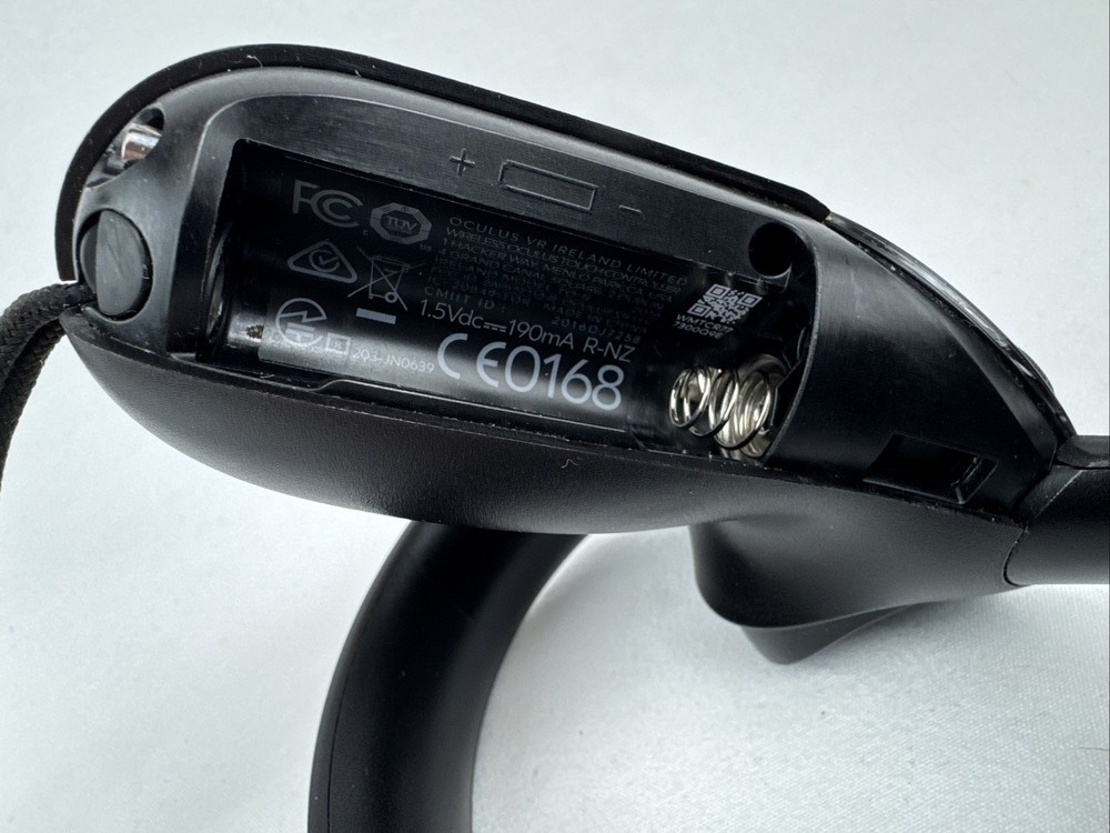 Genuine Oculus Rift CV1 Touch Controller (Right Only) TO-R Black Controller