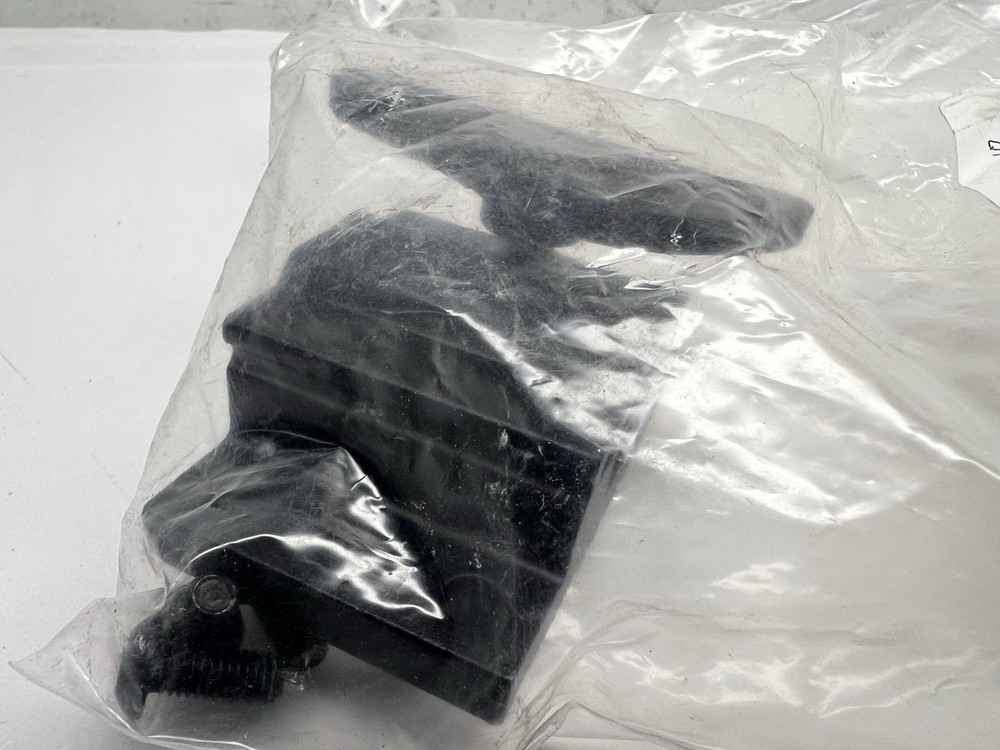 Quantum Edge HEADREST BRACKET MOUNTING HARDWARE,ASSY,STEALTH SET150326