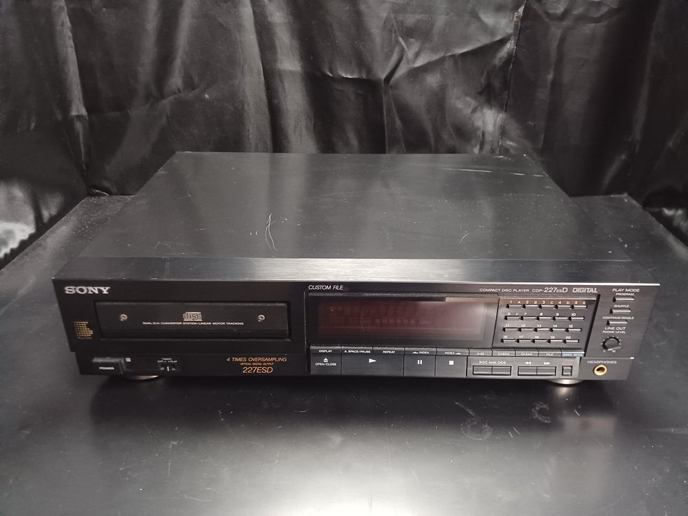 SONY CDP-227ESD | CD Player in Good Condition