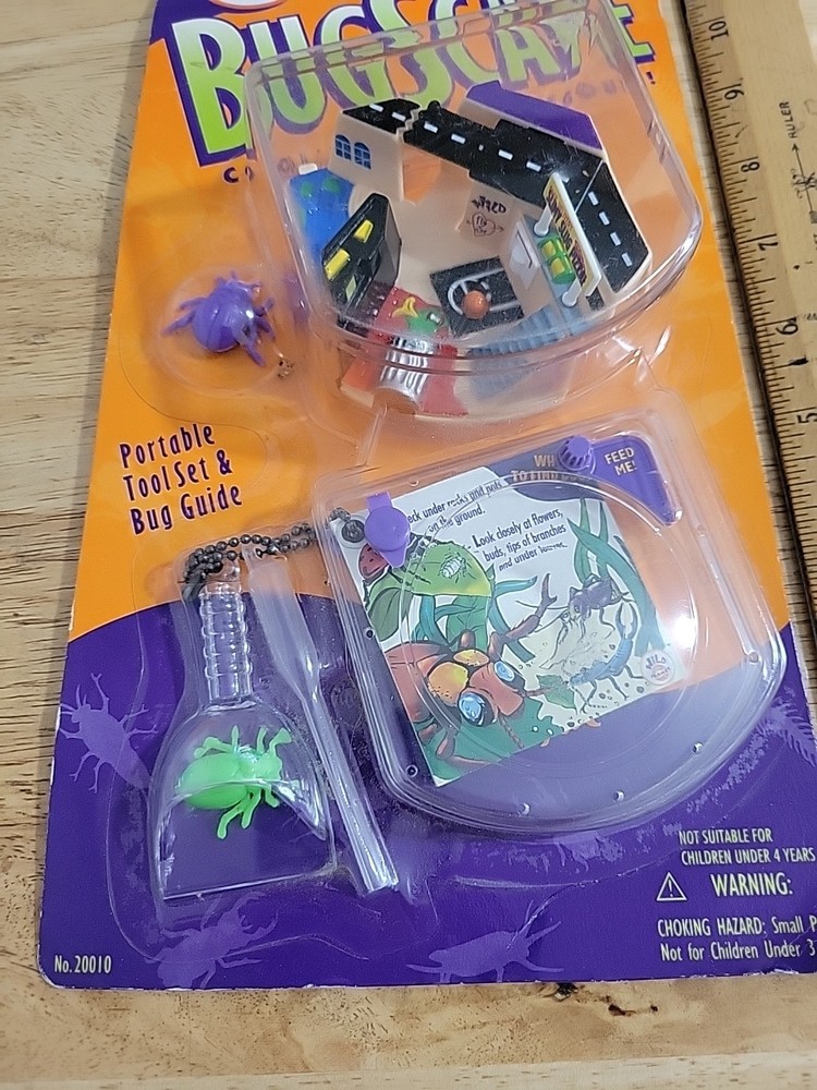 Wild Planet City Bugscape Bug Hangout Portable Tool Set & Bug Guide 1995