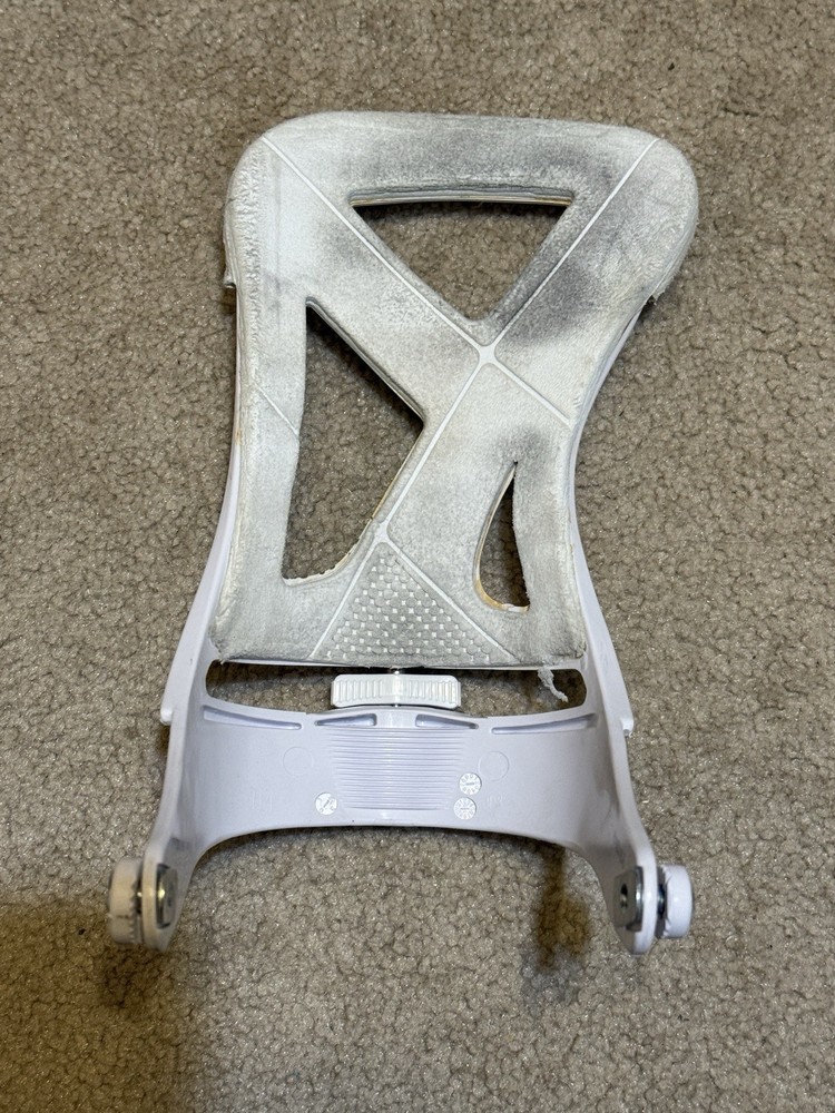 One Burton Custom Snowboard binding Right Hi Back High Medium White
