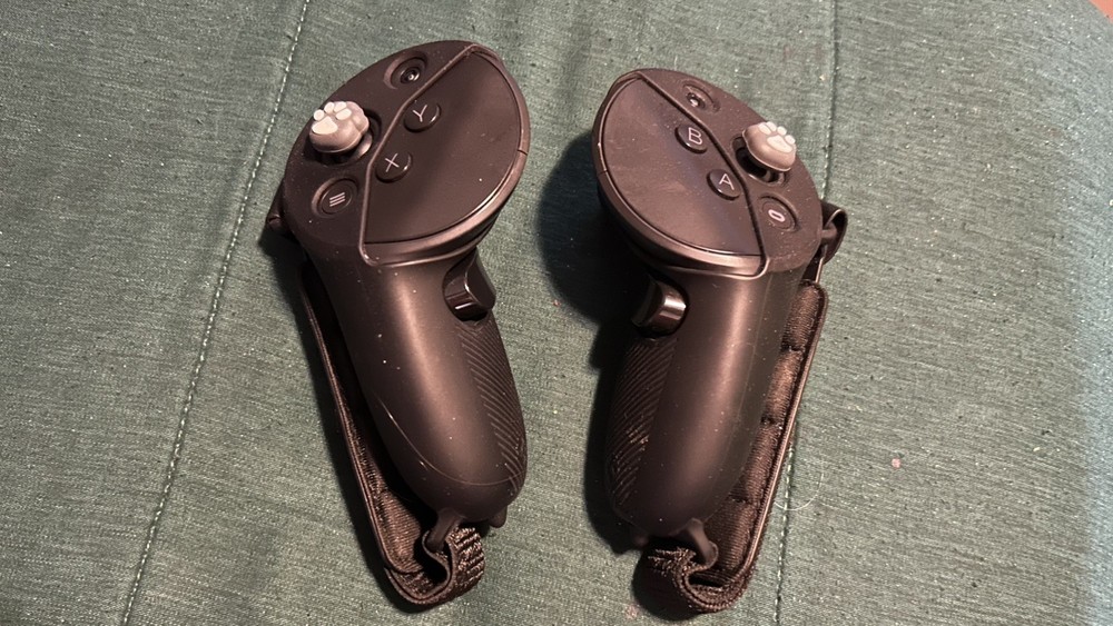 Meta Quest Pro Controllers Left and Right Pair with Charging Dock