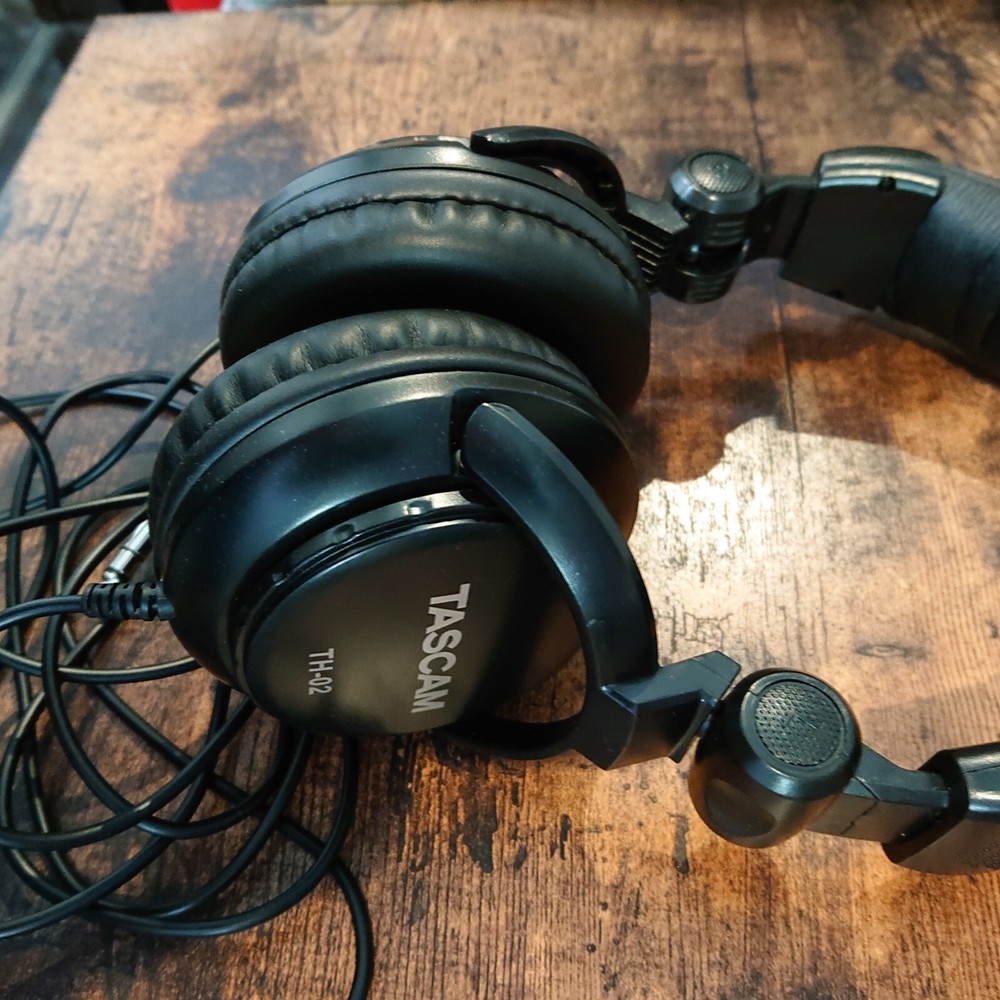 TASCAM studio headphones TH-02 RT