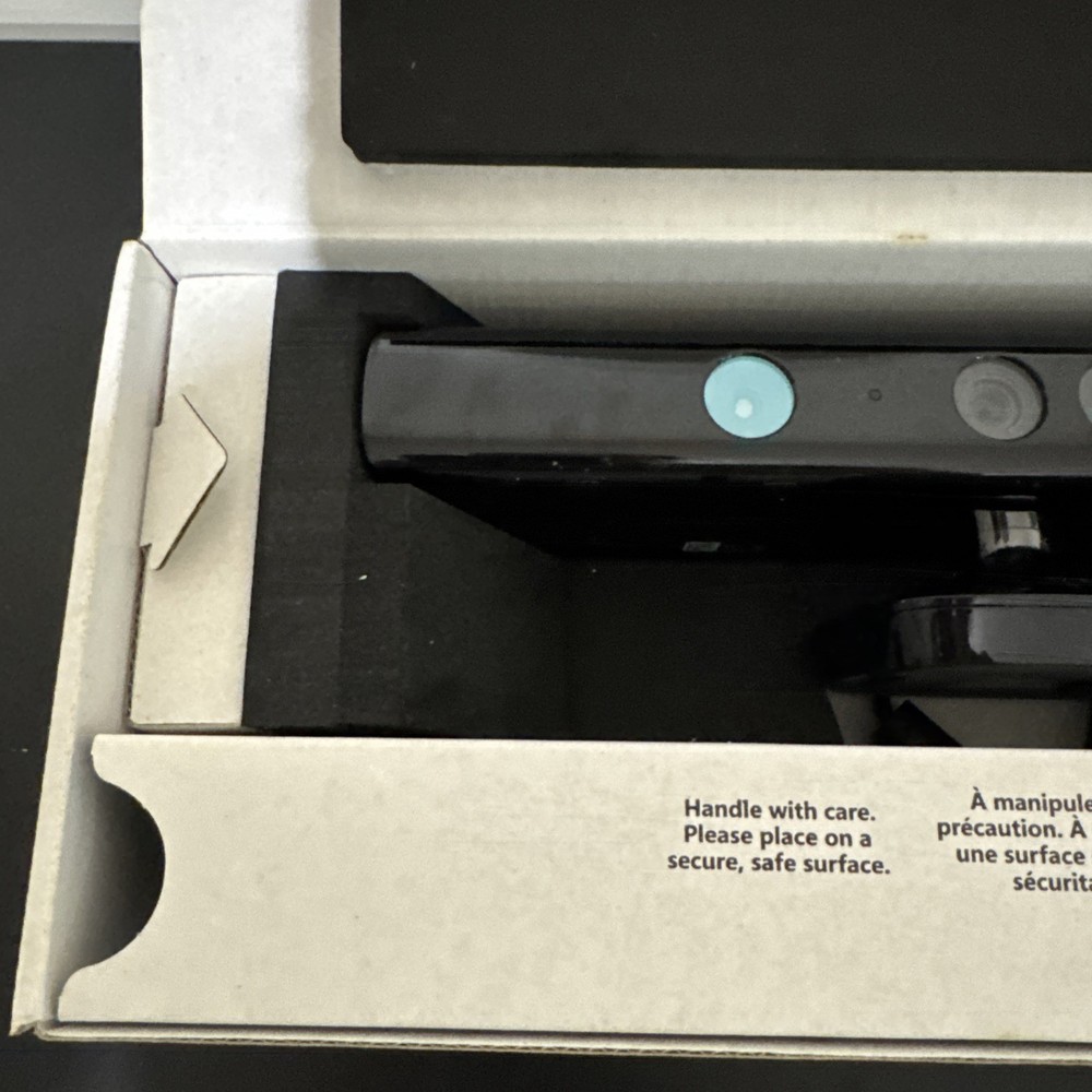 Microsoft Xbox 360 Kinect Sensor -includes KINECT ADVENTURES