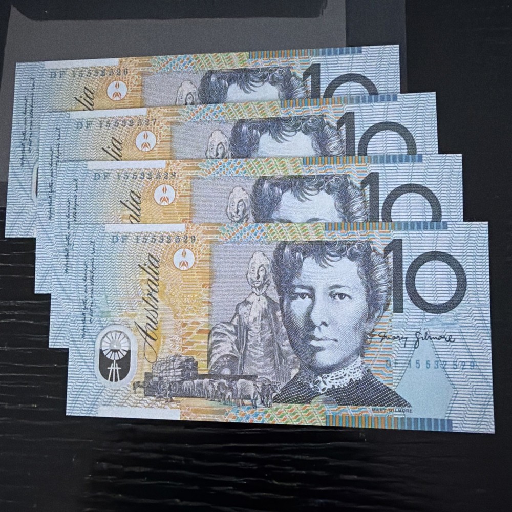 4 X Consecutive $10 DF15 Last Prefix - UNC - 2015 Run