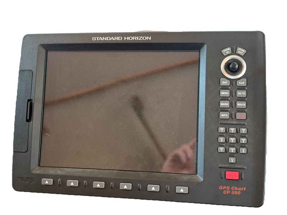 Standard Horizon CP 590 Chartplotter with external gps/WAAS antenna