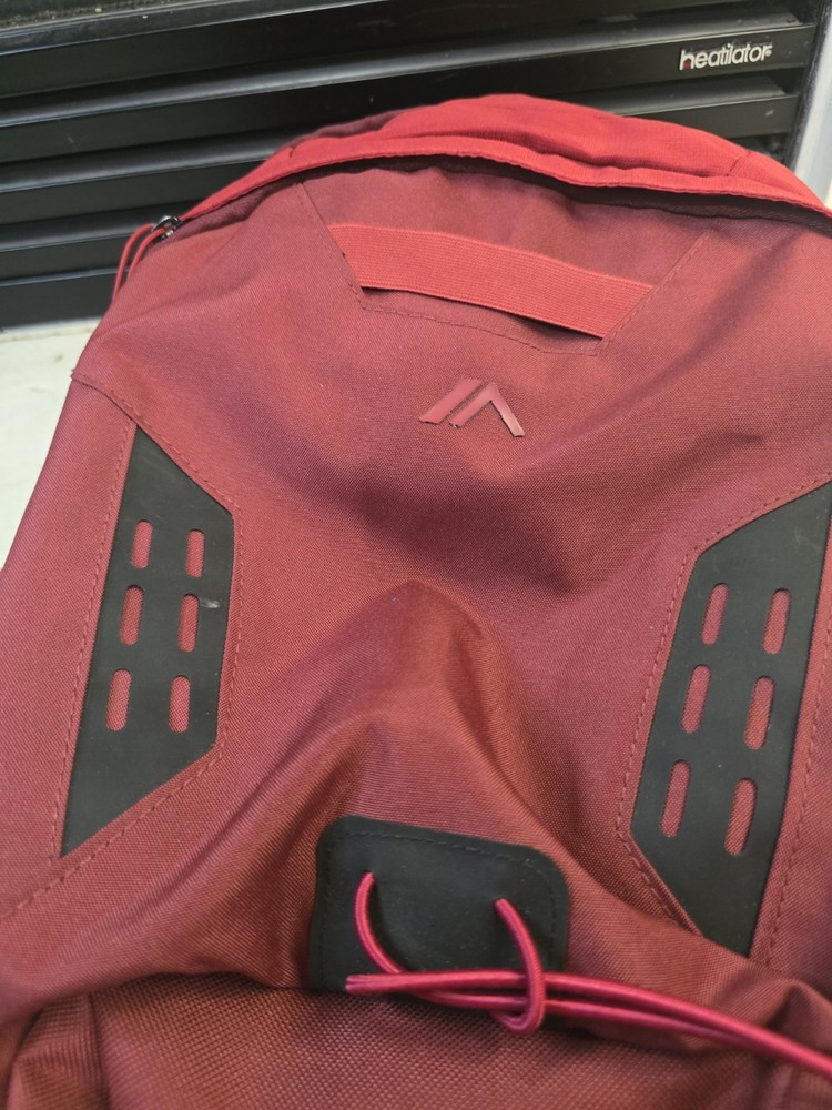 Quest Adrift 2l Hrdration Backpack Red Used