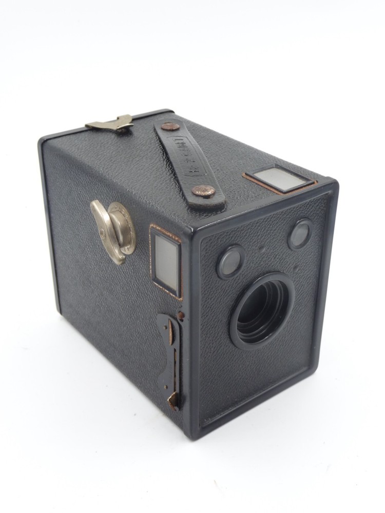 Agfa Ansco B2 Cadet box camera with partial box