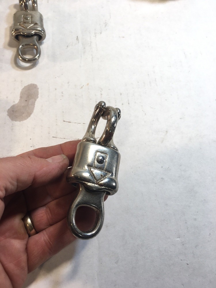 3/4” swivel trigger snaps horse, chain, rope hardware
