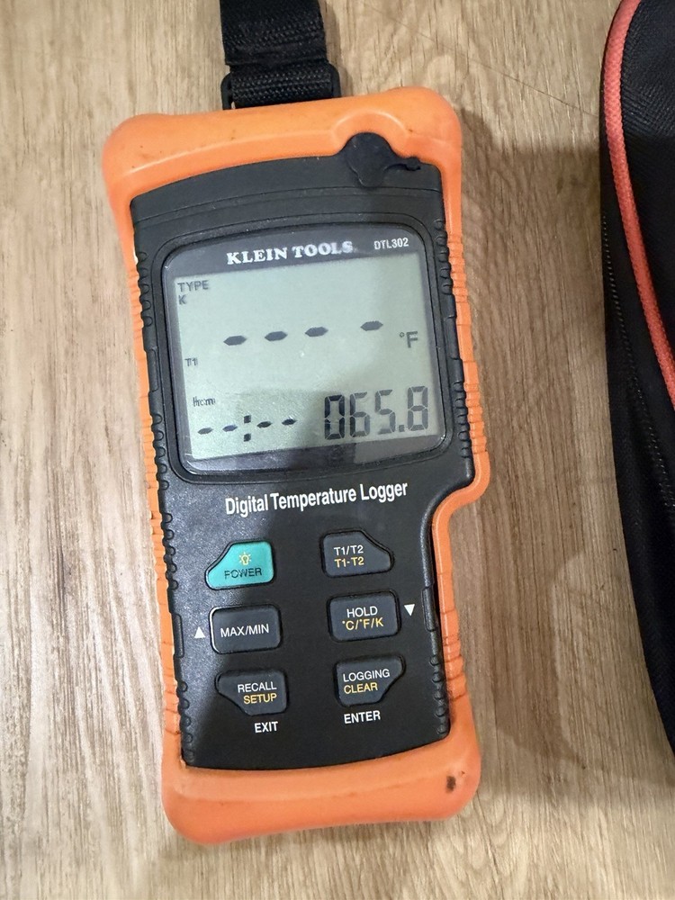 Klein Tools DTL302 - Dual Input Temperature Logger