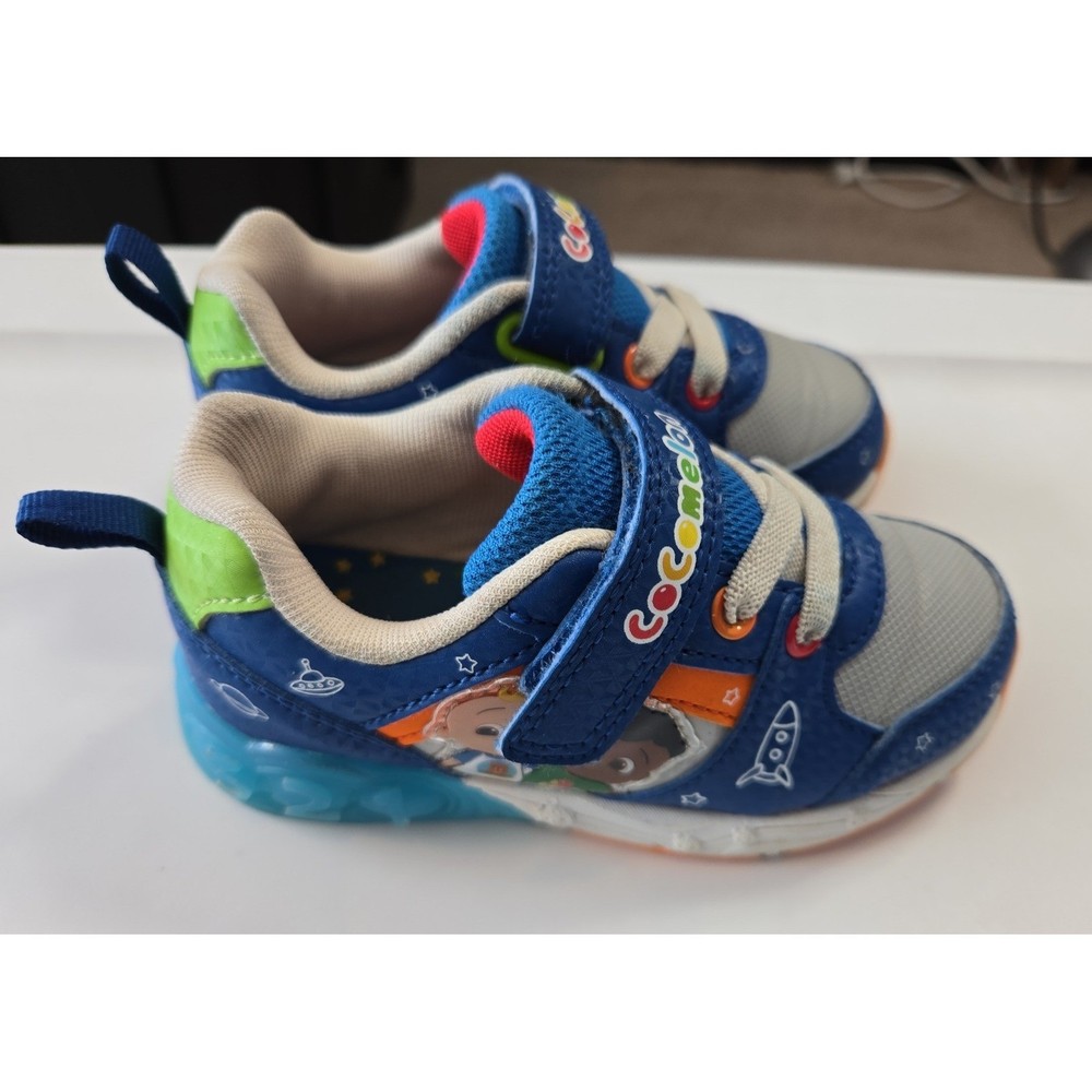 Cocomelon Boys Lightup Sneakers Size 8