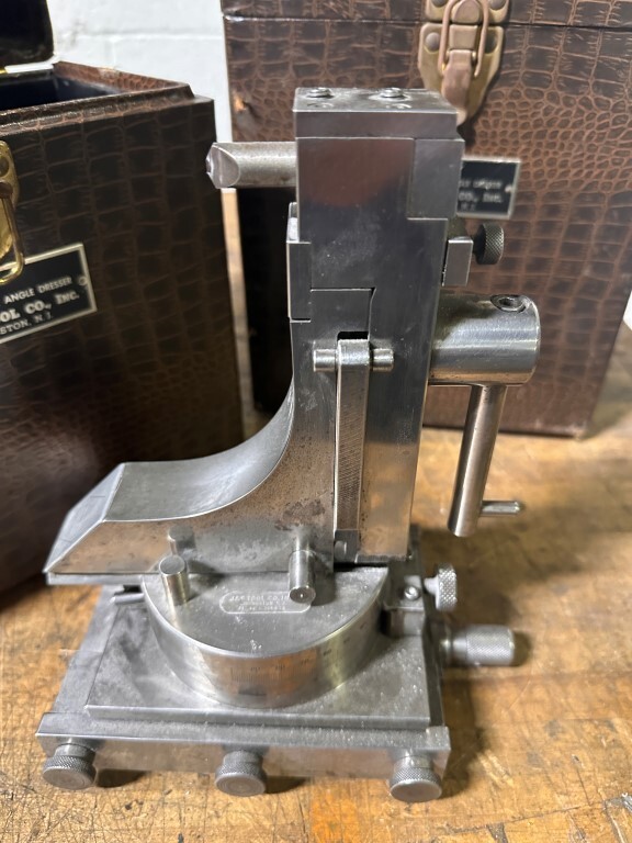 J & S RADIUS DRESSER