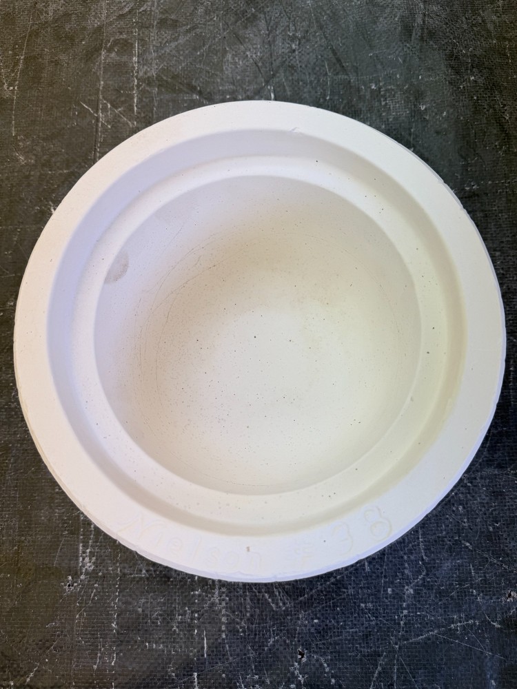 VINTAGE NIELSON CERAMIC MOLD #38 BOWL