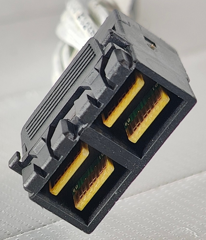 SUN Oracle 7076125 Disk Backplane SFF SAS Cable