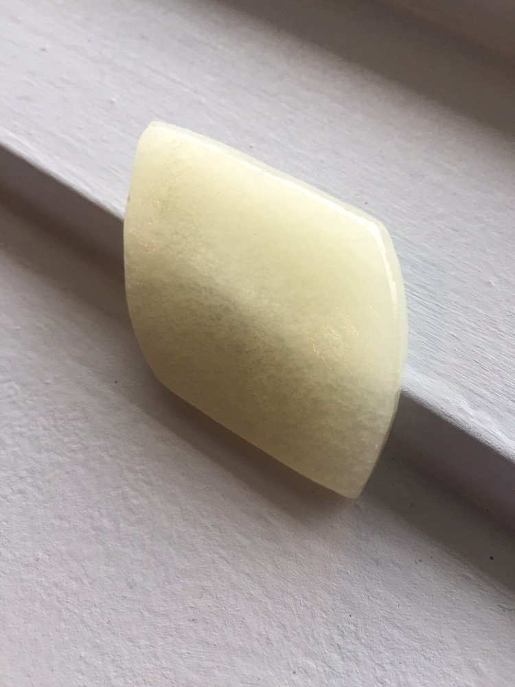 Healing Worry Stone Cream Light Color