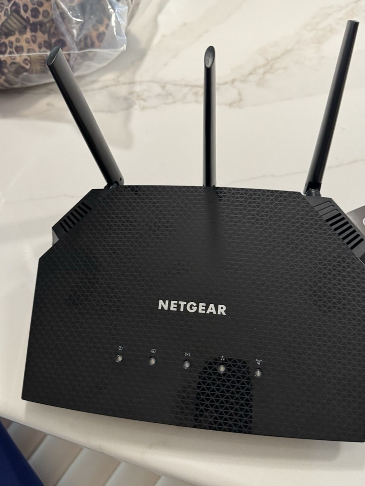 NETGEAR ARMOR ROUTER
