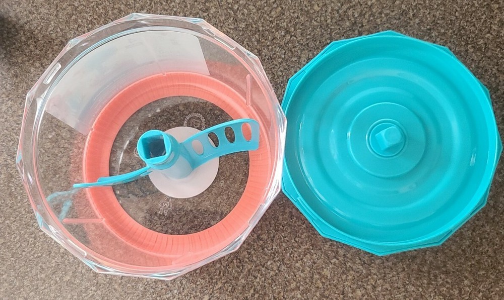 Mainstays ~ 4 Piece ~ "Pull" ~ Food Chopper Container ~ Lid ~ Paddle ~ Blade Set