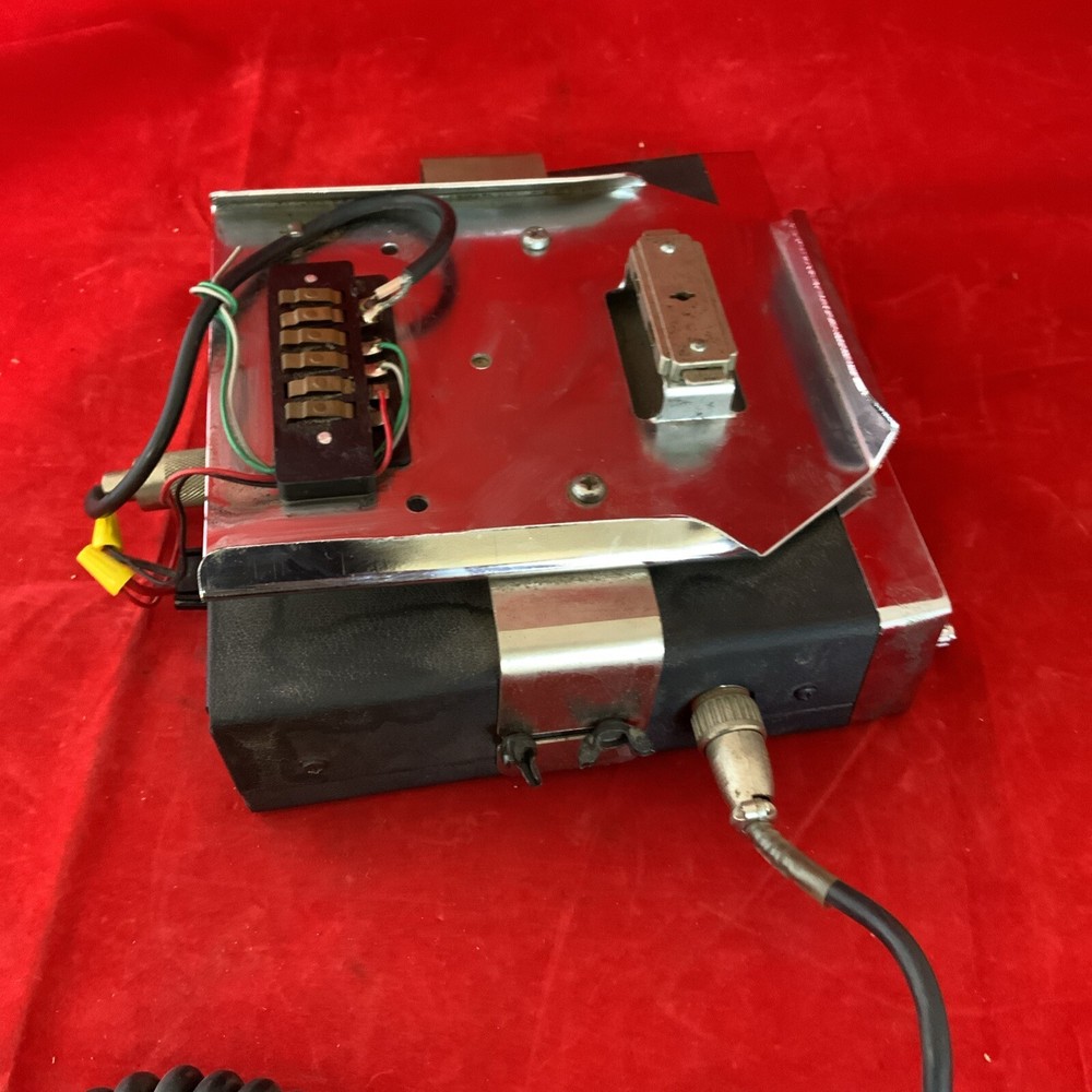 Royce CB 609 - 40 Channel Base Transceiver & Mic With Bracket Power? Untested
