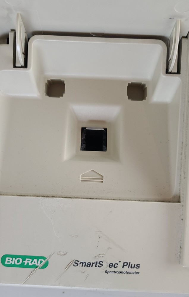 Bio-Rad SmartSpec Plus Spectrophotometer ~ Powers On