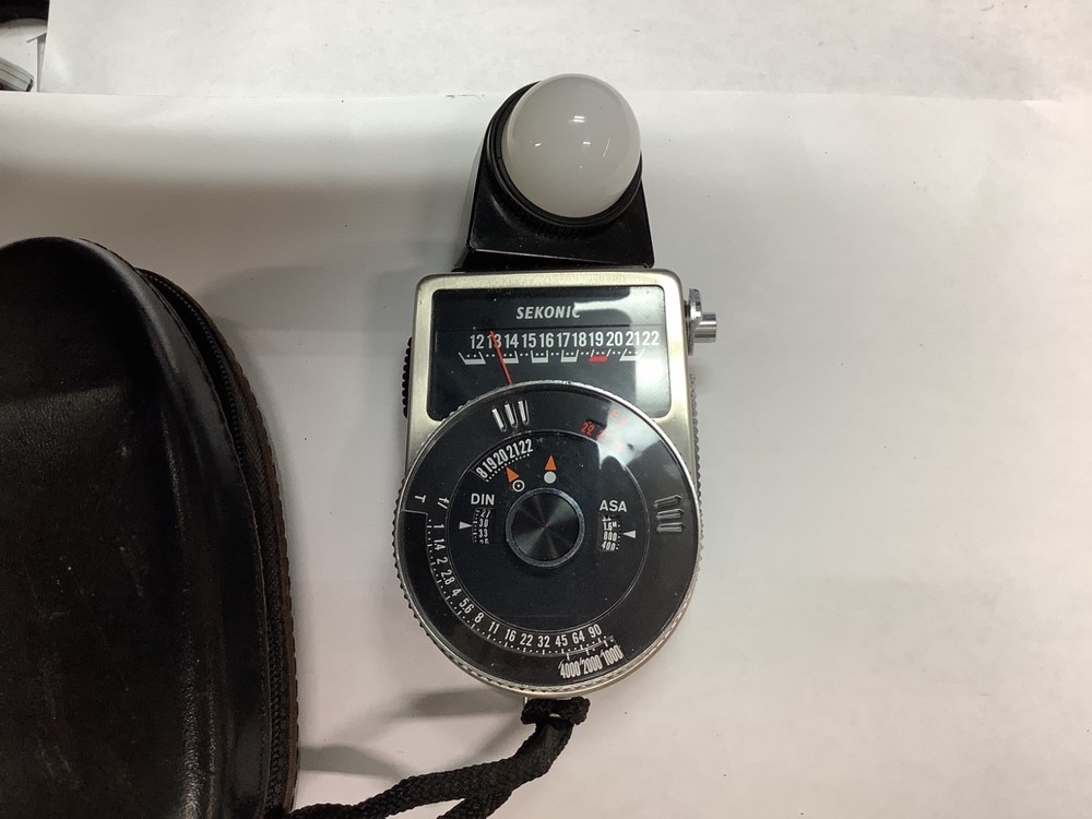 Sekonic L-428 Light Meter w/ Case Tested