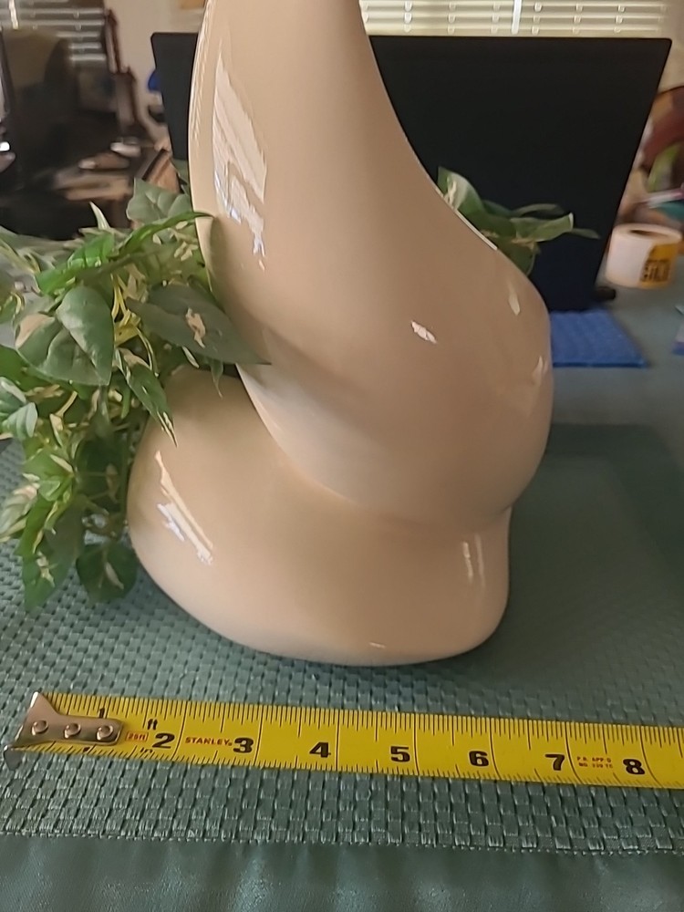 VTG. VASE AND VINE