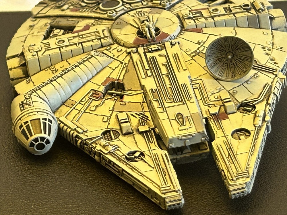 Star Wars X-Wing Miniatures - Millennium Falcon Model Only