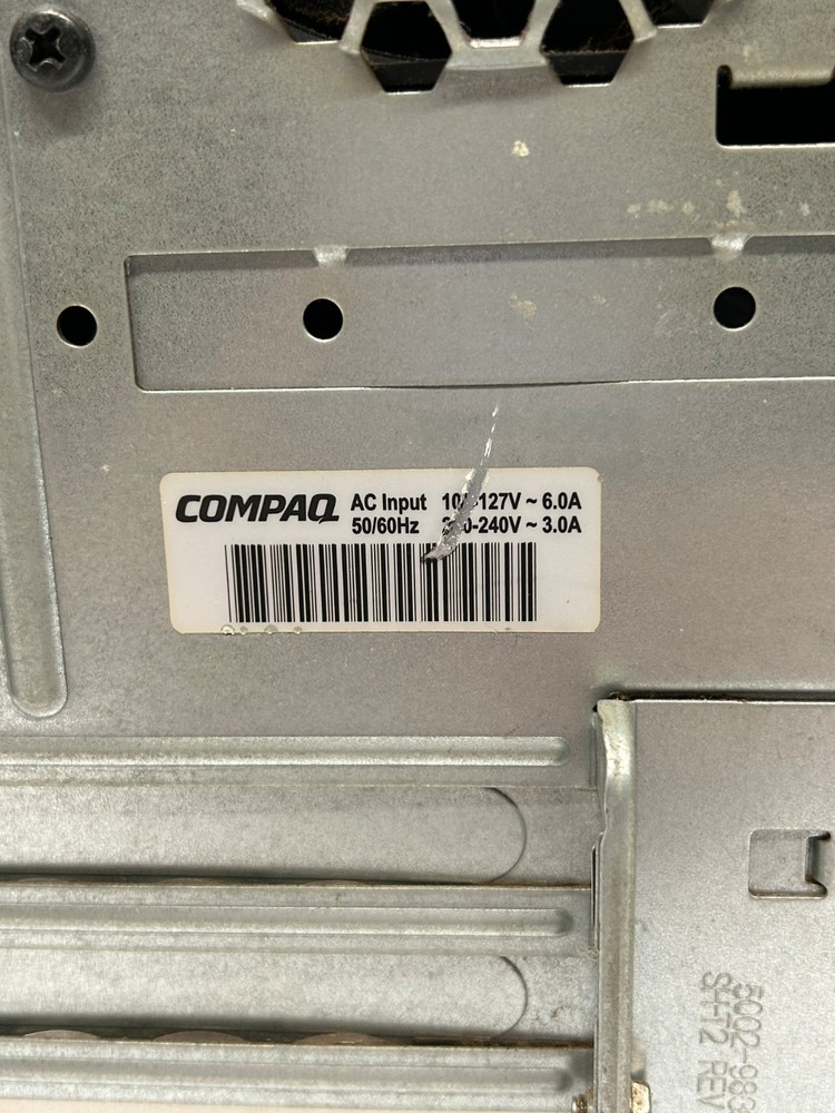 Vtg Compaq Presario SR2011WM SR2000 Computer Tower PC Windows XP Powers On As Is
